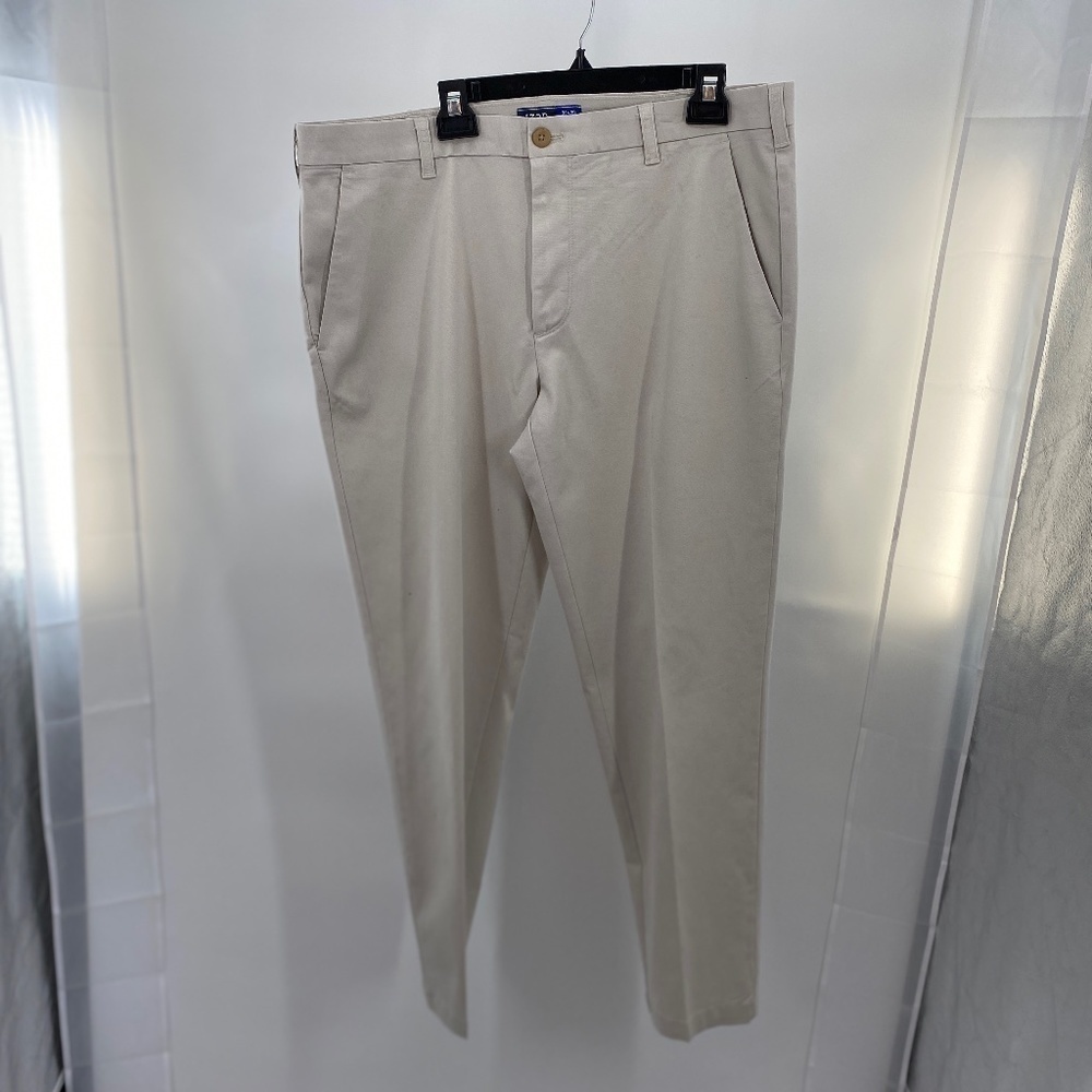 Men’s Izod Straight khakis Size 38